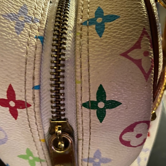 Louis Vuitton Authentic Vintage White Mono Purse - Picture 8 of 10